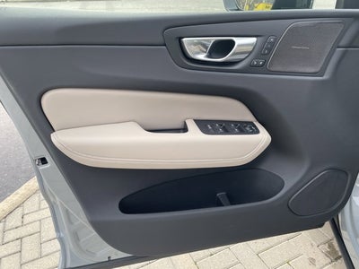 2026 Volvo XC60 Plus