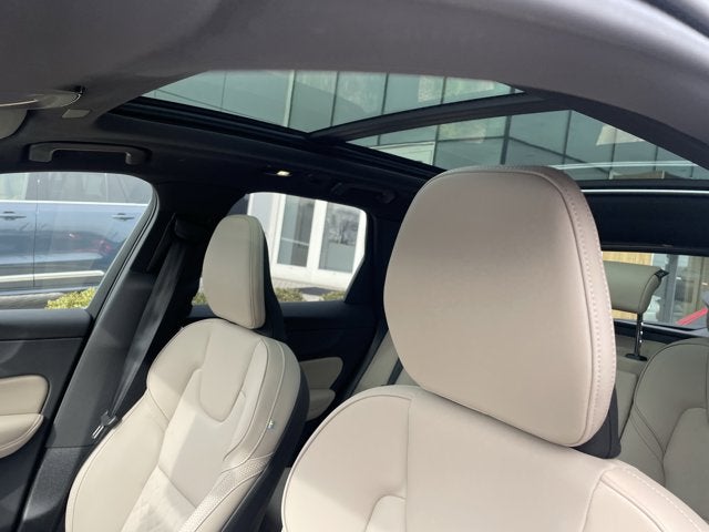 2026 Volvo XC60 Plus