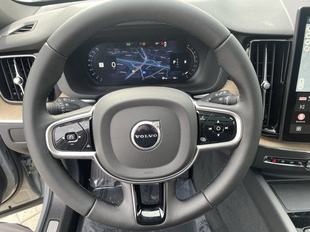 2026 Volvo XC60 Plus