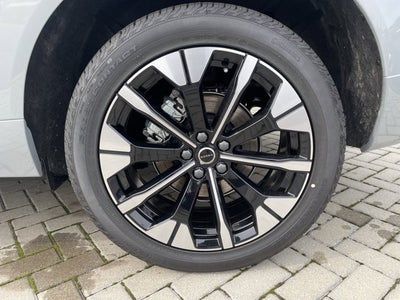 2026 Volvo XC60 Plus