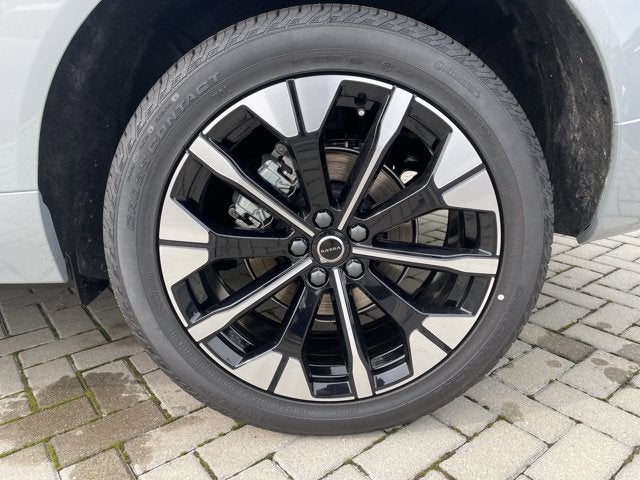 2026 Volvo XC60 Plus