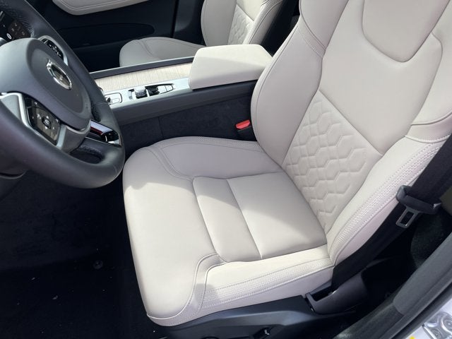 2026 Volvo XC60 Plus