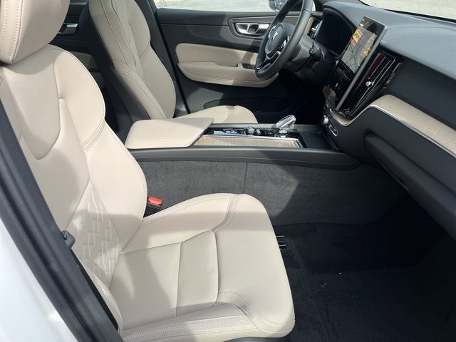 2026 Volvo XC60 Plus