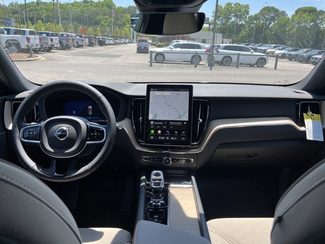 2026 Volvo XC60 Plus