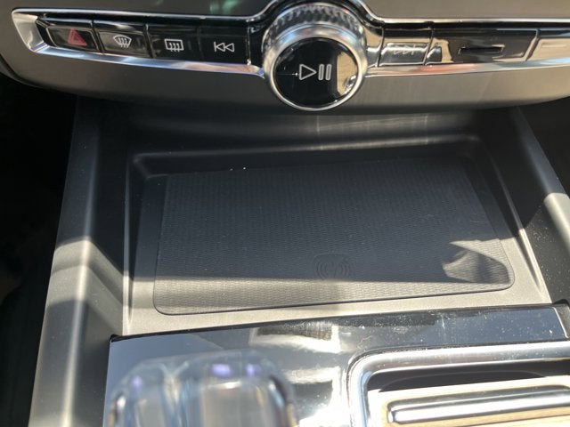 2026 Volvo XC60 Plus