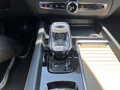 2026 Volvo XC60 Plus