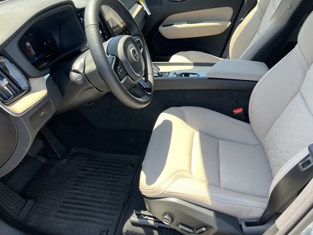 2026 Volvo XC60 Plus