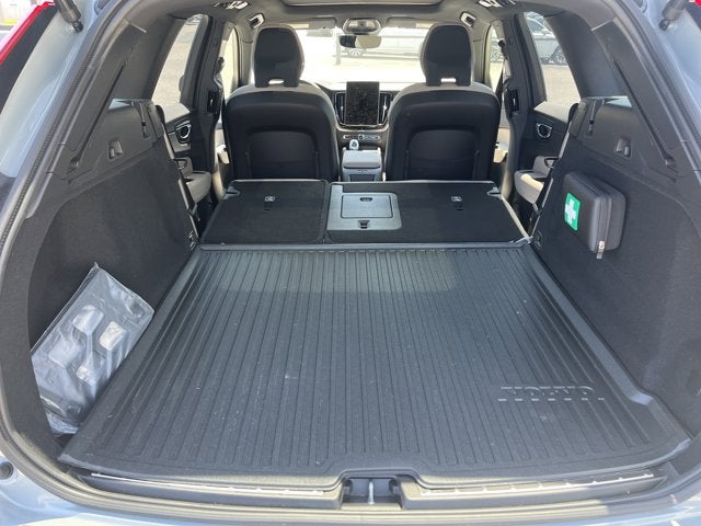 2026 Volvo XC60 Plus
