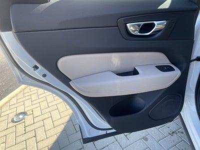 2026 Volvo XC60 Plus