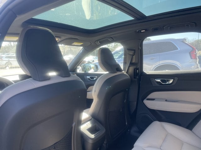 2026 Volvo XC60 Plus