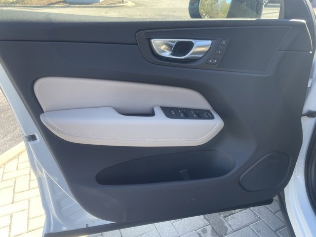 2026 Volvo XC60 Plus