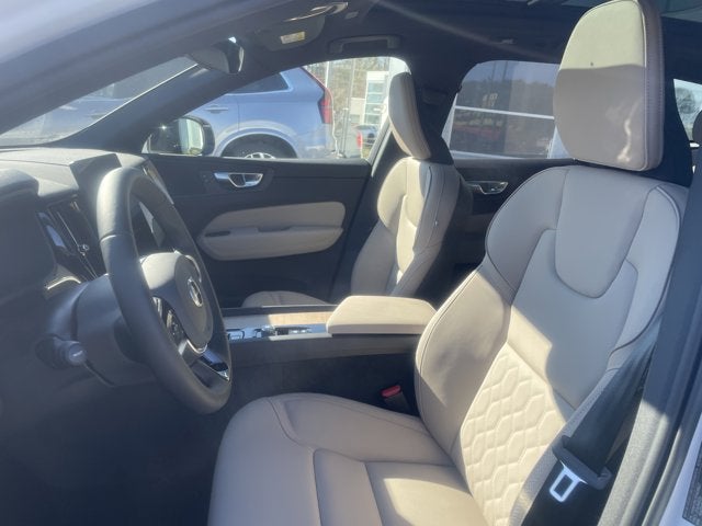 2026 Volvo XC60 Plus