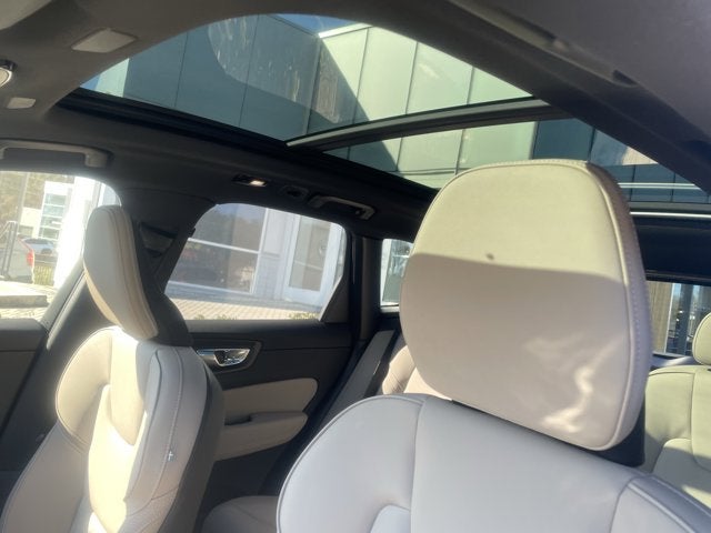 2026 Volvo XC60 Plus