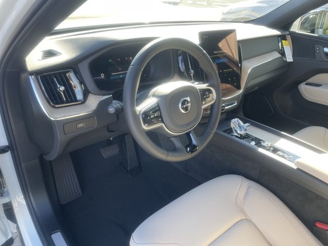 2026 Volvo XC60 Plus