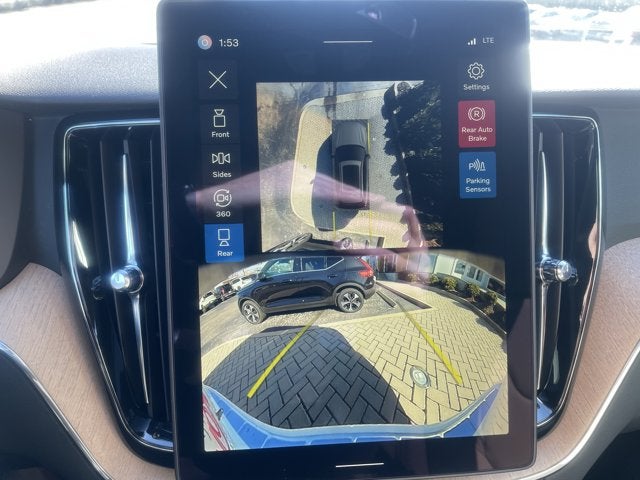 2026 Volvo XC60 Plus