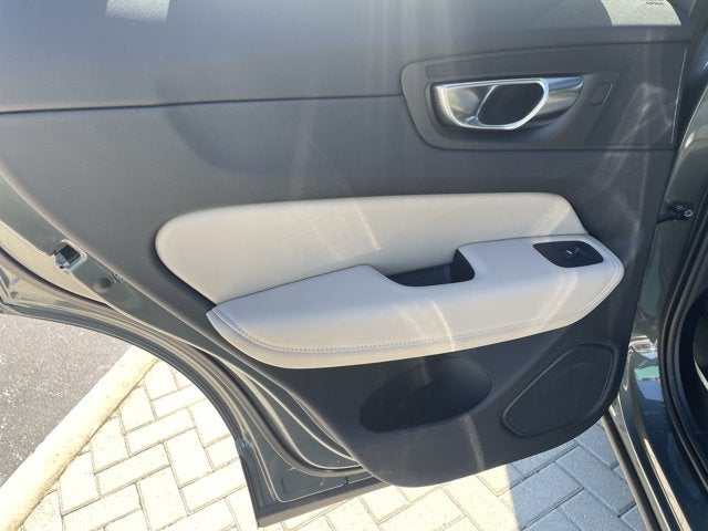 2027 Volvo XC60 Plus